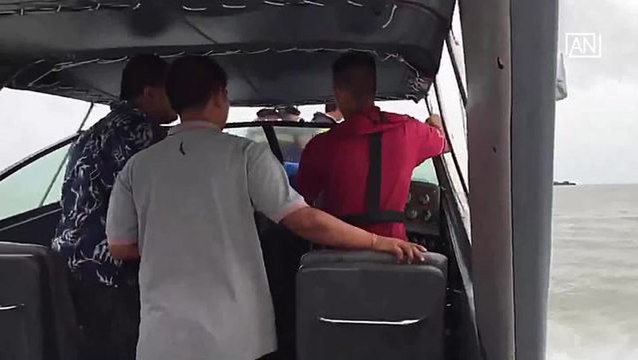 Salvaging drifting ship containers