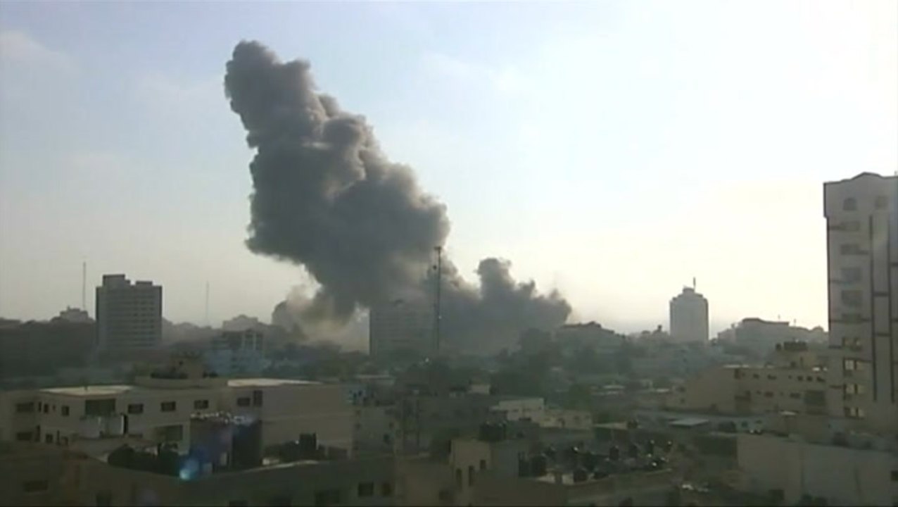 Israel and Gaza militants agree to ceasefire
