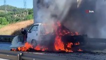 Bursa'da kamyonet seyir halinde yandı