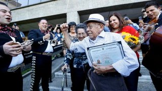 Mariachi band serenades elderly first-time voters