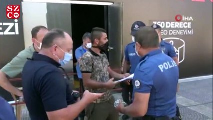 ‘Kahraman kurye’ kendini zincirledi