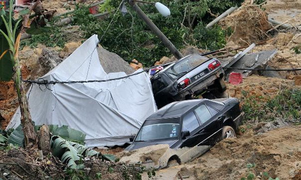 Major landslide shakes up sleepy Serendah