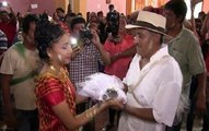 Mayor of Mexican fishing town weds crocodile