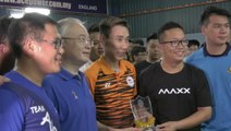 Datuk Lee Chong Wei makes special appearance in Yong Peng