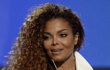 Скачать видео: Janet Jackson welcomes first child at 50