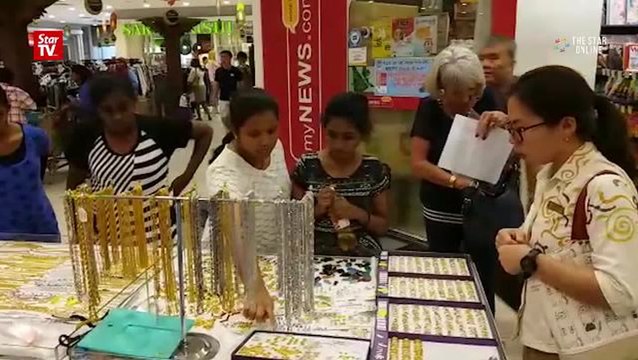 Australian couple grants underprivileged children wish list