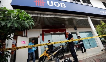 Man shot in attempted bank robbery