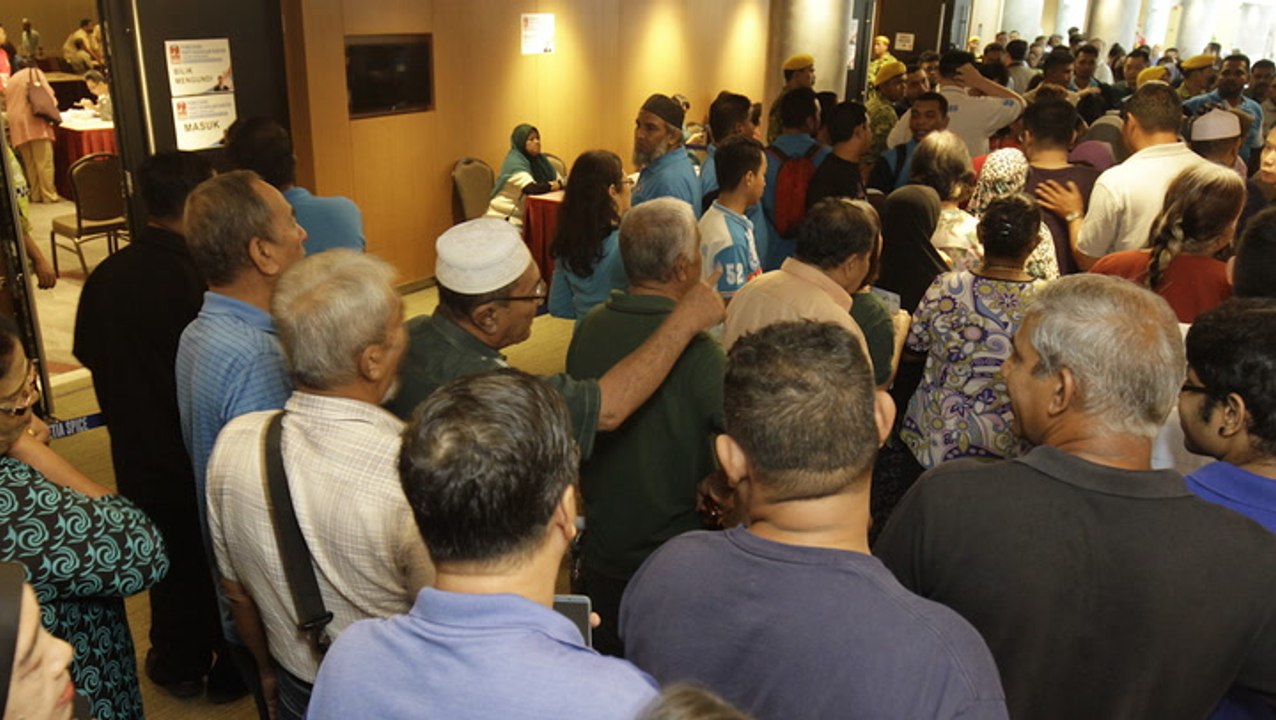 PKR e-voting delayed 2 hours by glitch in the system