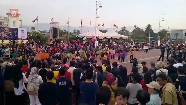 Parade in Ipoh marches into Malaysia Book of Records