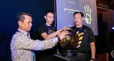 Chong Wei opens his first badminton academy