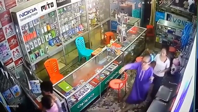 Powerful quakes rock Sulawesi