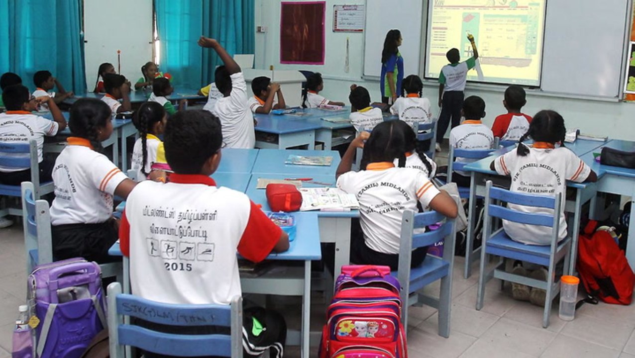 Education Ministry to increase classes when imported English textbooks arrive