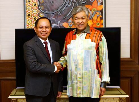 Malaysia join forces with Indonesia and Philippines to curb IS