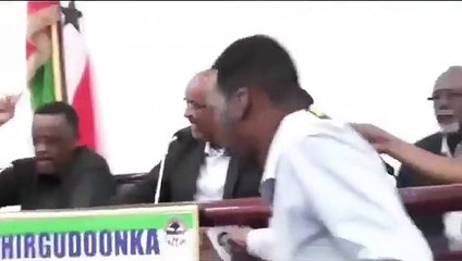 Somalie : bagarre entre le  président de la République et le président de l'Assemblée nationale.