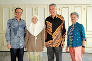 Download Video: DPM, Anwar and Hsien Loong casually talk about S’pore-Malaysia ties