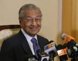 Dr M: Govt to review contracts of 17,000 political appointees
