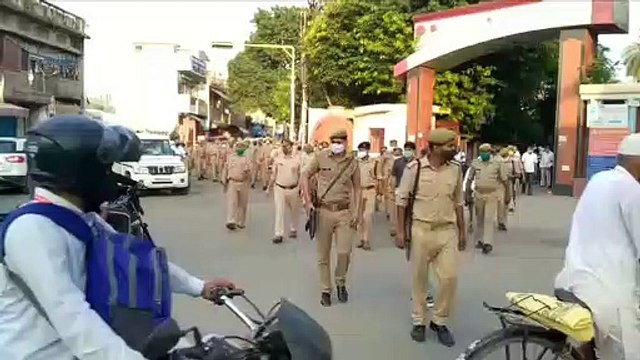 डीएम व एसएसपी ने स्वतंत्रता दिवस व लॉकडाउन के मद्देनजर फ्लैग मार्च किया