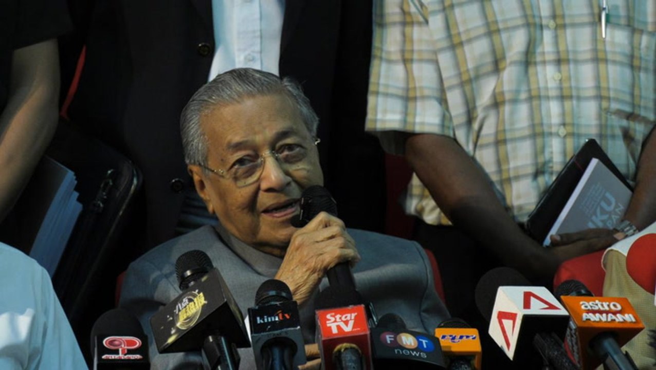 Dr M apologises for ‘keling’ remark