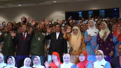 Mat Sabu pays tribute to armed forces