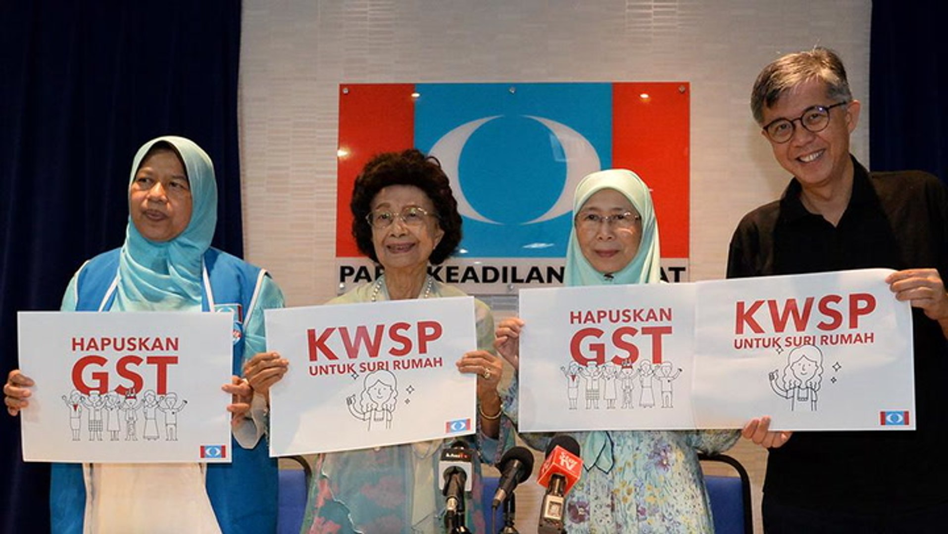 Pakatan Unlikely To Achieve Ge14 Target Of 30 Women Says Wanita Pakatan Chief Video Dailymotion
