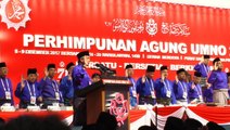 Umno AGM: Zahid pledges utmost loyalty to party and president