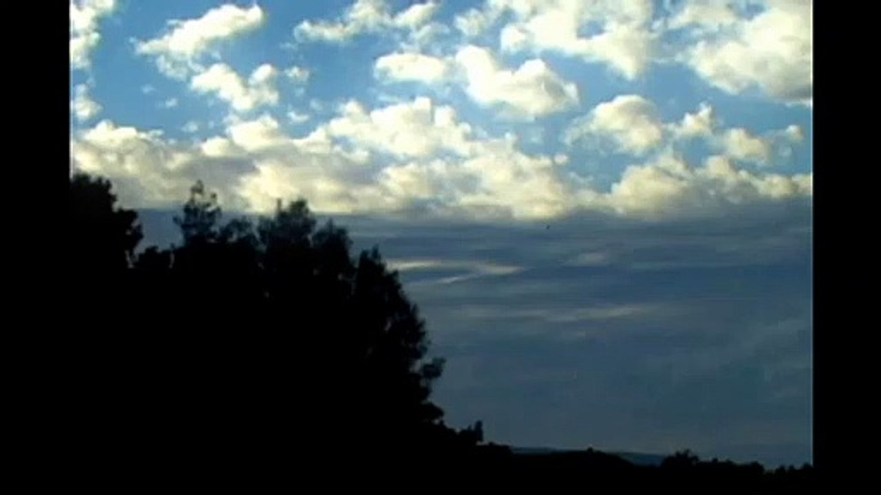 The New Rosewell_ UFO SIGHTINGS Caught on Tape!