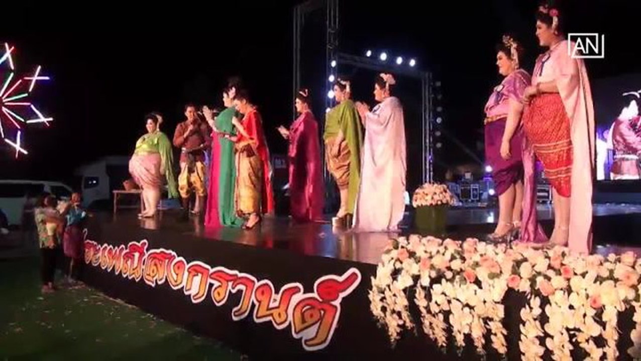 [NTV 160418] Contest of overweight crossdresser...