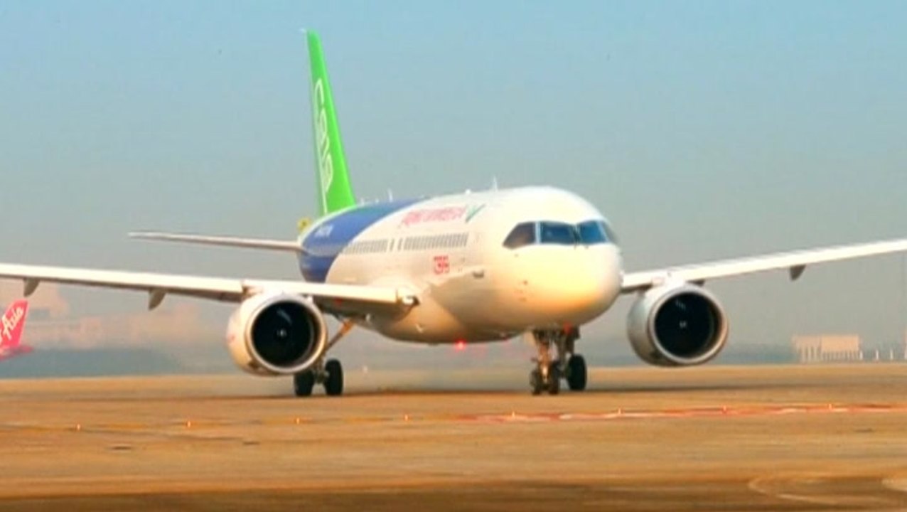Crew pleased with C919 test flight
