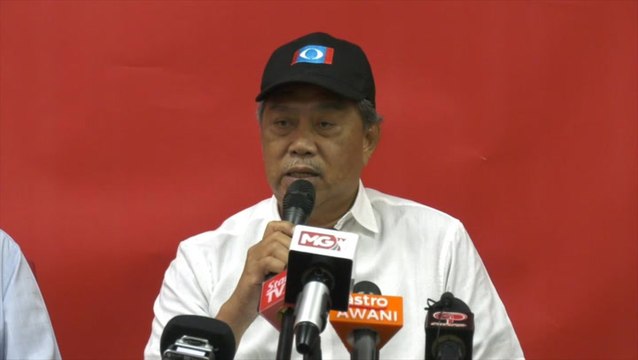 Muhyiddin: Public servants will not lose their jobs if PH wins