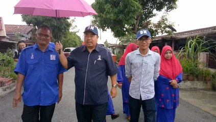 A Walkabout With An Umno Candidate