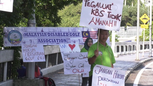 M'sia Disabled Golf Association protests dissolution outside Parliament