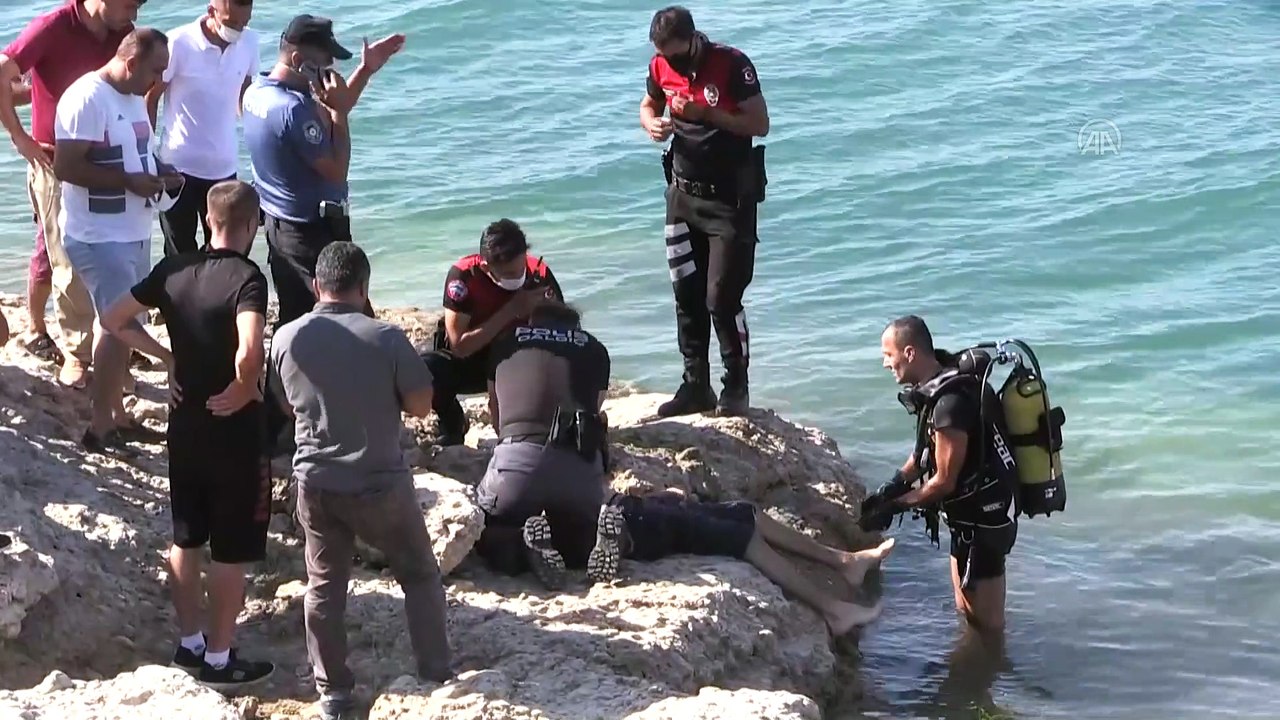 Baraj gölüne düşenleri kurtarmak isteyen genç boğulma tehlikesi geçirdi - ADANA