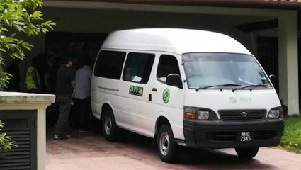 Plainclothes cops raid Najib's alleged 'safe house' in Putrajaya