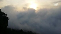 [NTV 280618] Beauty of seas of fog at mountaintops near historic temple in Thailand's Northeast