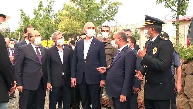 İçişleri Bakanı Soylu, 112 Acil Çağrı Merkezi'nde incelemelerde bulundu - TRABZON