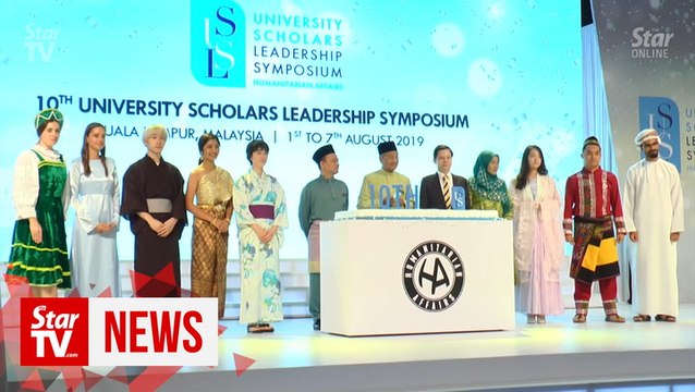 Dr M: Young people can get a ‘somewhat derailed world’ back on track