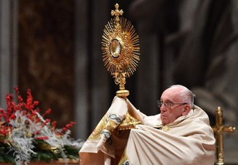 Pope, in year-end message, says 2017 was marred by war and lies