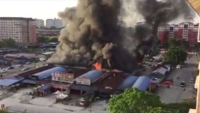 200 shops destroyed in morning blaze