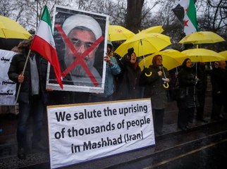 Iranian protesters defy warning of crackdown