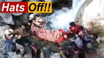 காயம்பட்ட பெண்ணை சுமந்து வந்த ராணுவ வீரர்கள்.. சிலிர்க்க வைக்கும் பயணம்