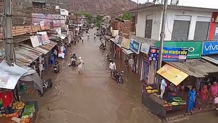 बाड़मेर में मूसलाधार, गांवों में बरसे मेघ