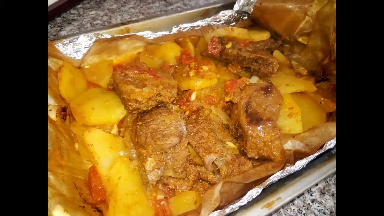 Cuisine Oum Walid : vous présente une recette de Viande avec pommes de terre facile et simple a préparé     مطبخ ام وليد لحم بالبطاطا في الفرن سهلة وبسيطة