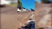 Morador do Bairro Turisparque reclama da condição do asfalto na Rua Marumbi