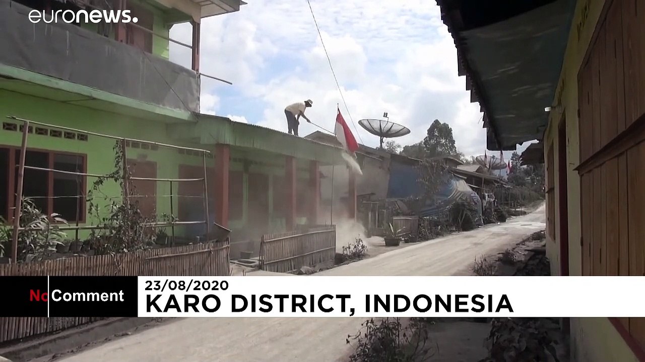 Vulkanausbruch in Indonesien: Der Sinabung spuckt Asche