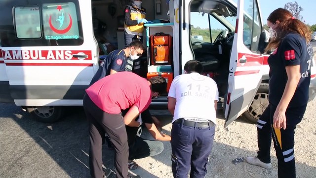 Yumurta yüklü kamyonet devrildi: 2 yaralı - MERSİN