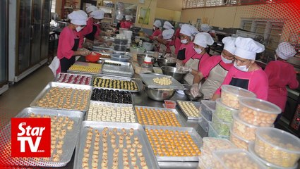 Women inmates churn out mouth-watering kuih Raya