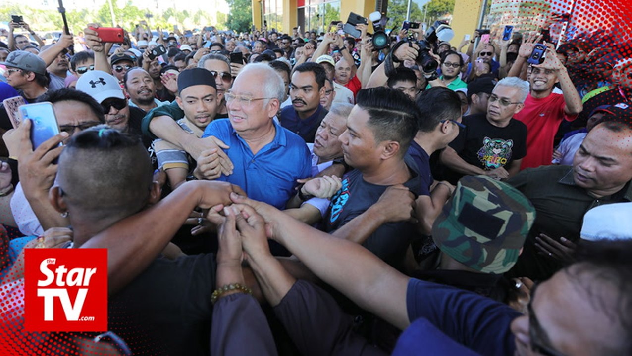 Sandakan polls: 'Bossku' greets fans