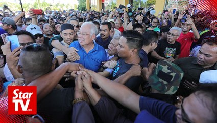 Sandakan polls: 'Bossku' greets fans