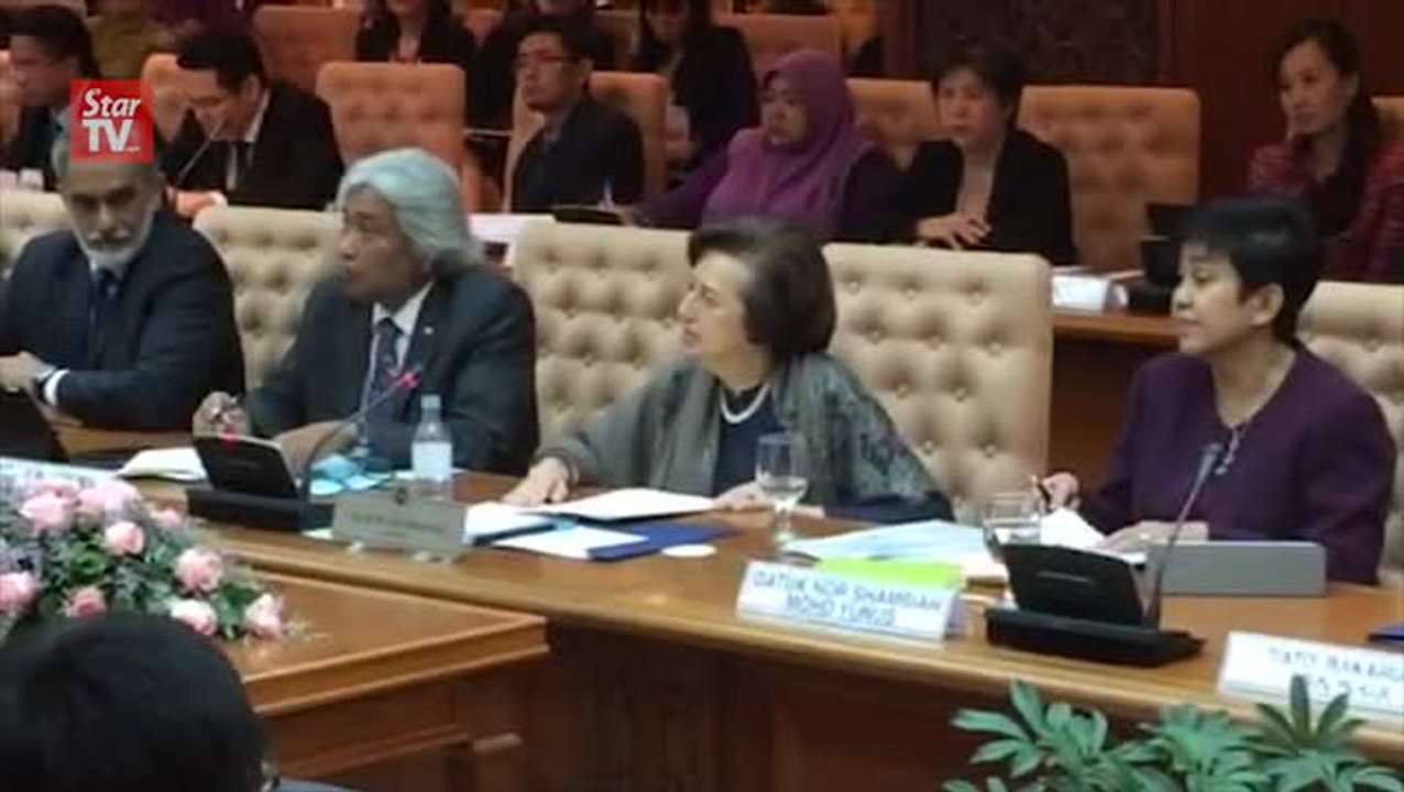 Dr Zeti denies allegations against her and Bank...