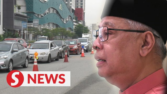 Number of vehicles crossing borders up to 824